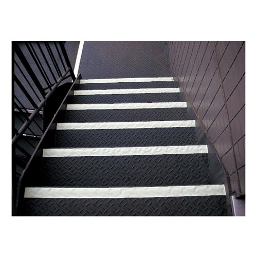 【廃番商品】滑り止めテープ50mm×6m　クリーム　【ｔｅｓａ アンチスリップテープ クリーム（蓄光） ５０ｍｍｘ６ｍ】