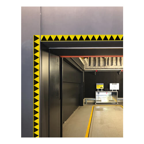 【廃番商品】標識テープ50mm×25m　黄/黒　【ＴＲＵＳＣＯ ギザギザクロステープ ５０ｍｍ×２５ｍ 黄黒】