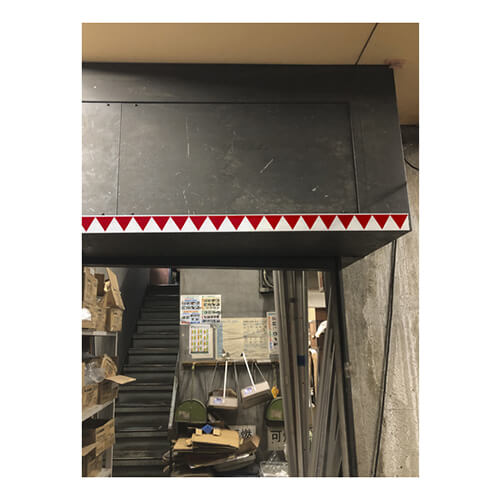 【廃番商品】標識テープ50mm×25m　赤/白　【ＴＲＵＳＣＯ ギザギザクロステープ ５０ｍｍ×２５ｍ 白赤】