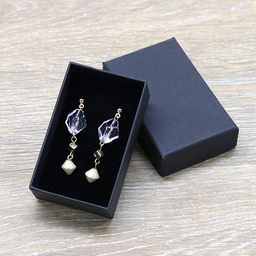 Amazon | ギフトボックス 箱 お菓子 アクセサリー 服 トランク型