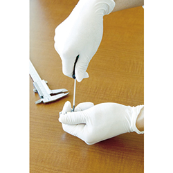 ＴＲＵSＣＯ 使い捨てニトリル手袋 ＴＧスタンダード 0.08mm厚 粉付 青 L（100枚入） TGPN08BL