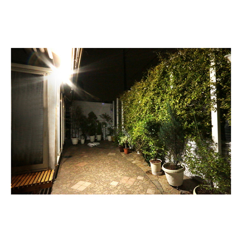 ＩＲＩＳ 乾電池式ＬＥＤ防犯センサーライト LSLB1TN800